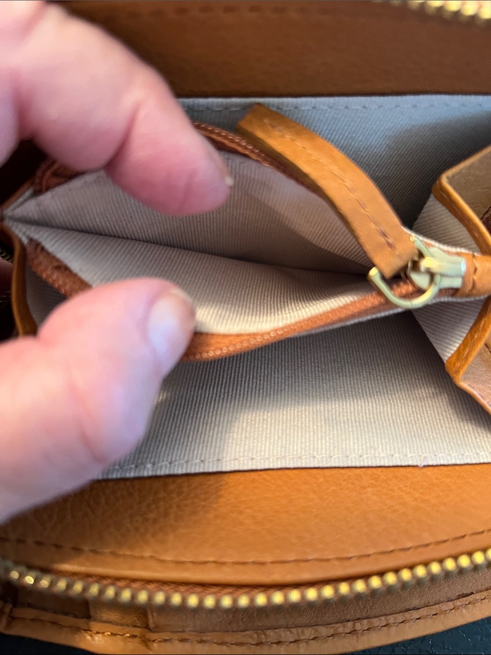 Margot NWOT Caramel Leather Zip Card Wallet - Picture 8 of 9